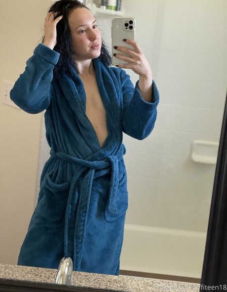 fiteen18 pretty star img