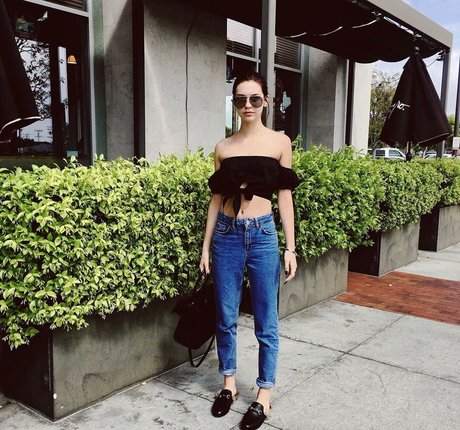 Amanda Steele erotic model image