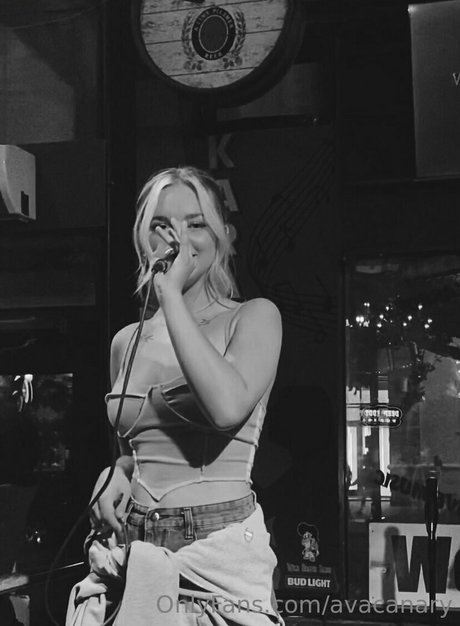 avacanary Profile pic