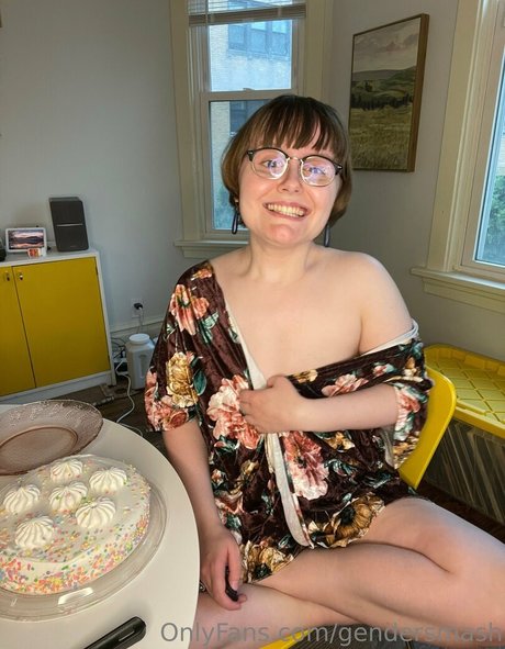 gendersmash sexy model image