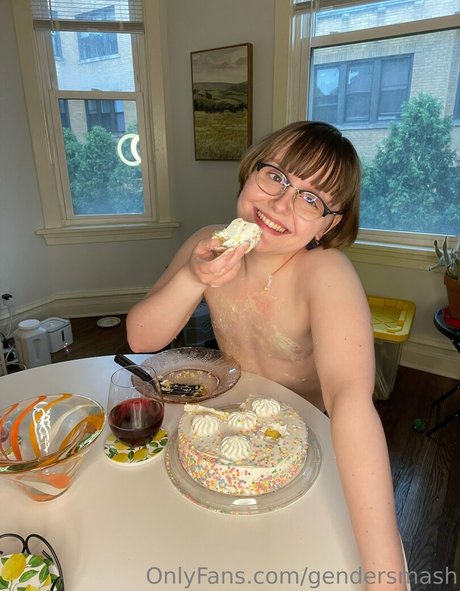 gendersmash model pic