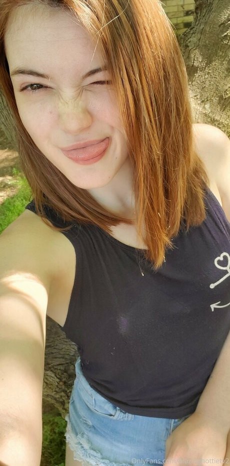 blazinghottietv2 star hot images