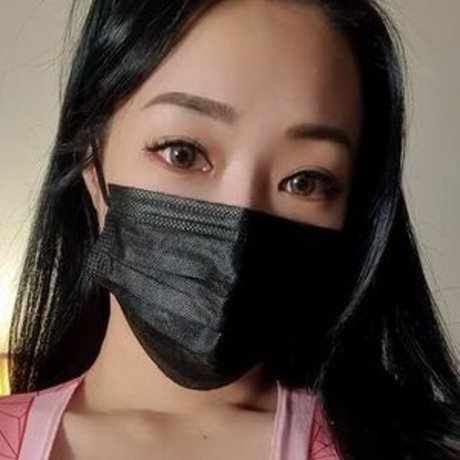 lineage282 pornstar naked picture