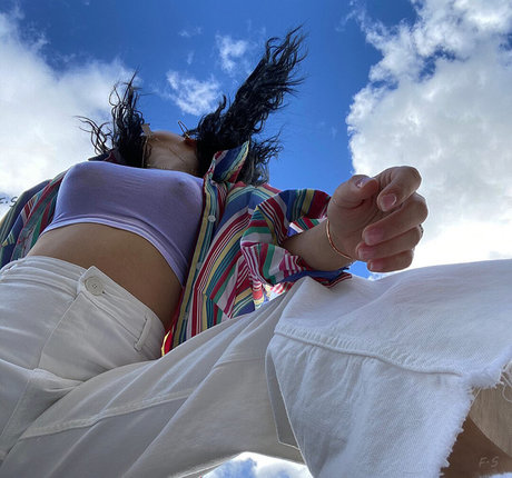 Depop Wins nudes star pics