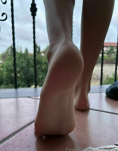 Nirvy pornstar naked image