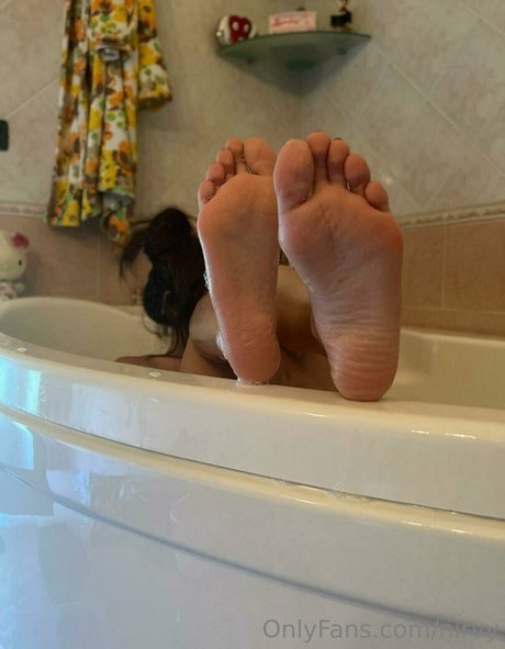 Nirvy erotic pornstar img