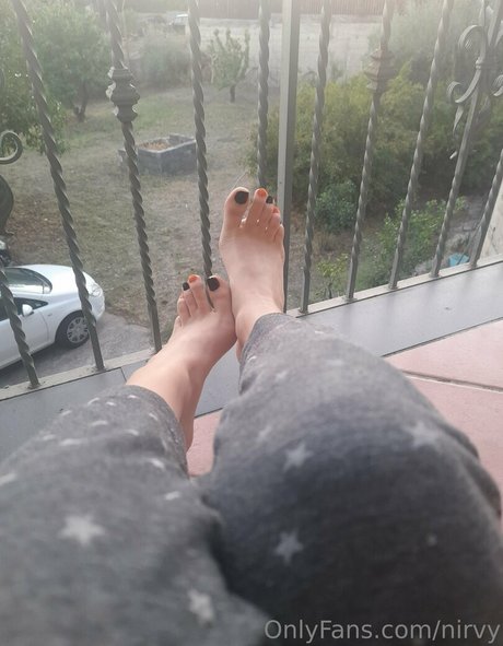 Nirvy model sexy photos