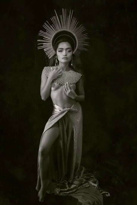 Abbibunnz model pretty picture