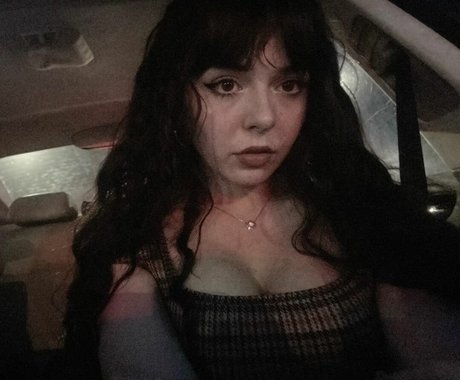 ezsy porn model image