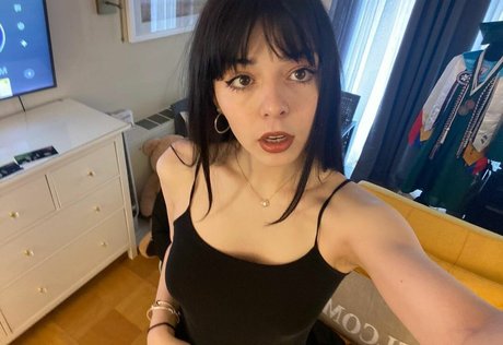 ezsy pornstar beautiful gallery