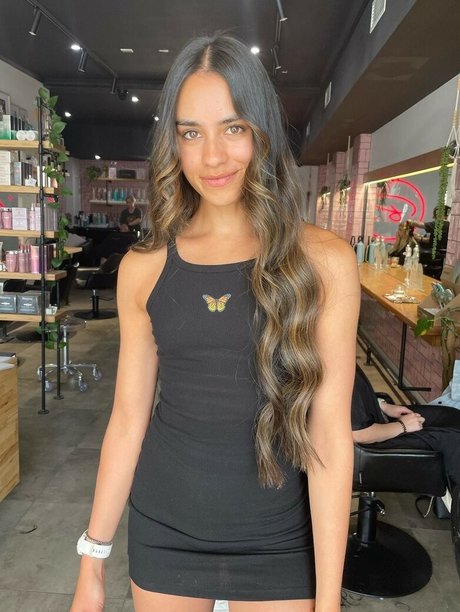 Imogen Russell model hd photos