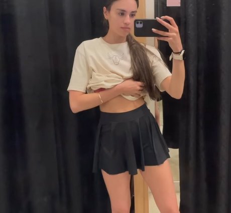 Imogen Russell porn model gallery