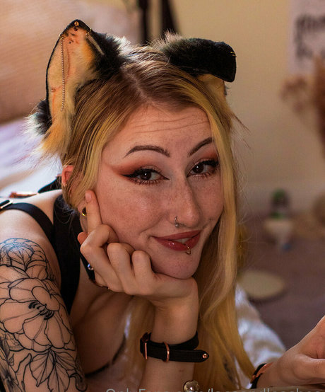 laceandleashes porn model pic