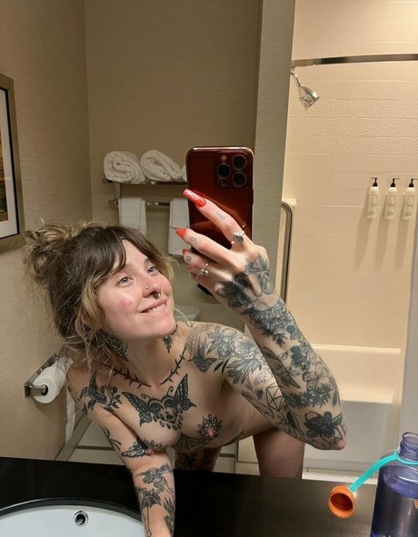 Awlivv model galleries