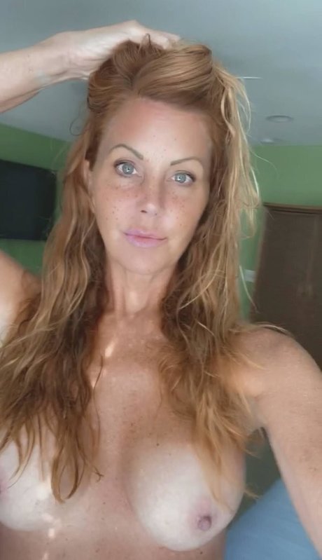 Mrsrobinsonxo pornstar sex picture