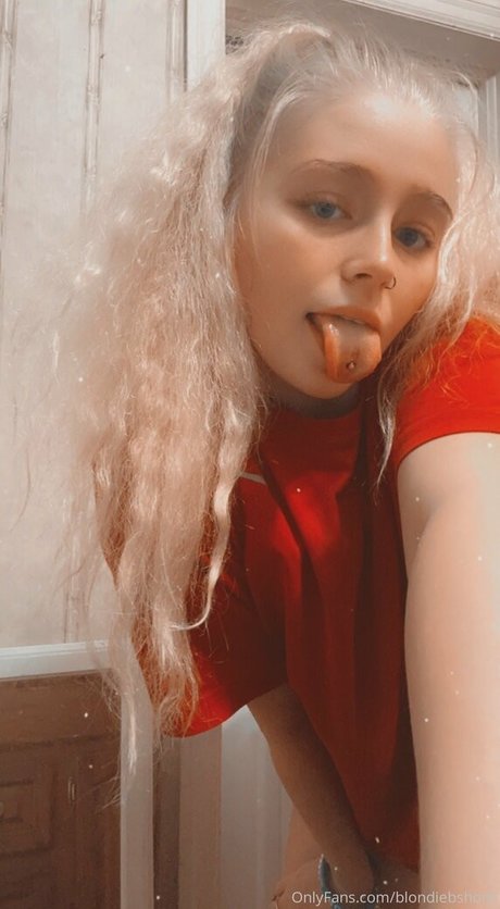 blondiebshortt erotic actress pictures