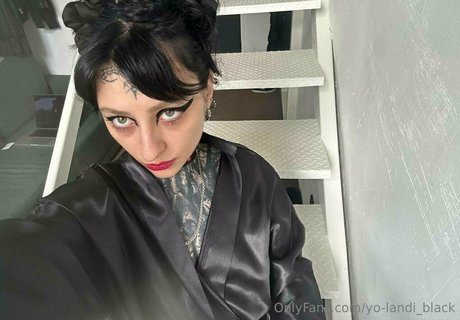 yo landi black nude model archive