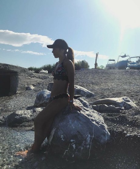 IlaMos ASMR model perfect photo