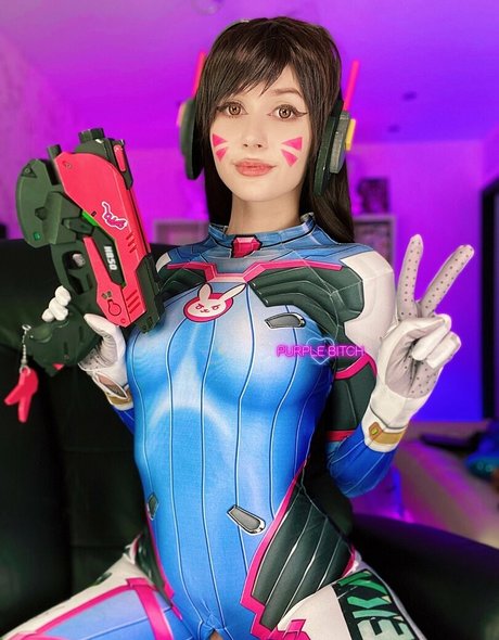 itstatypurple naked model picture