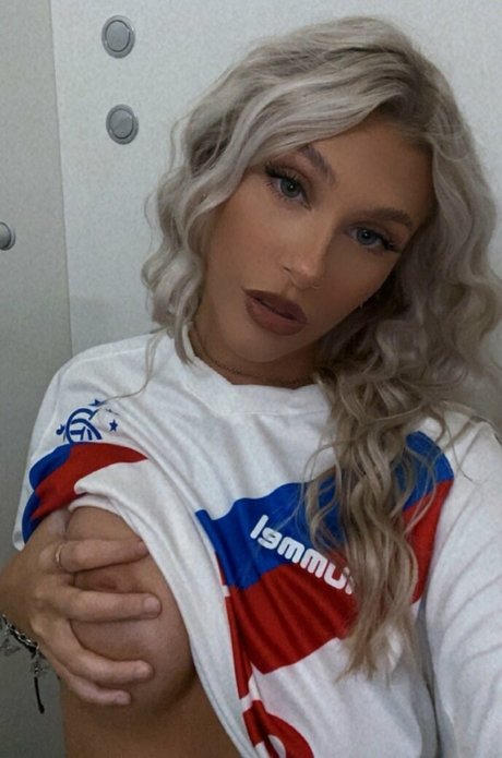 Hannah Simpson star sexy photo