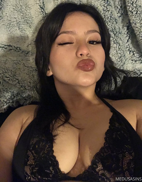 medusasins model hot image