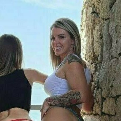 Sweetvickie model hd image