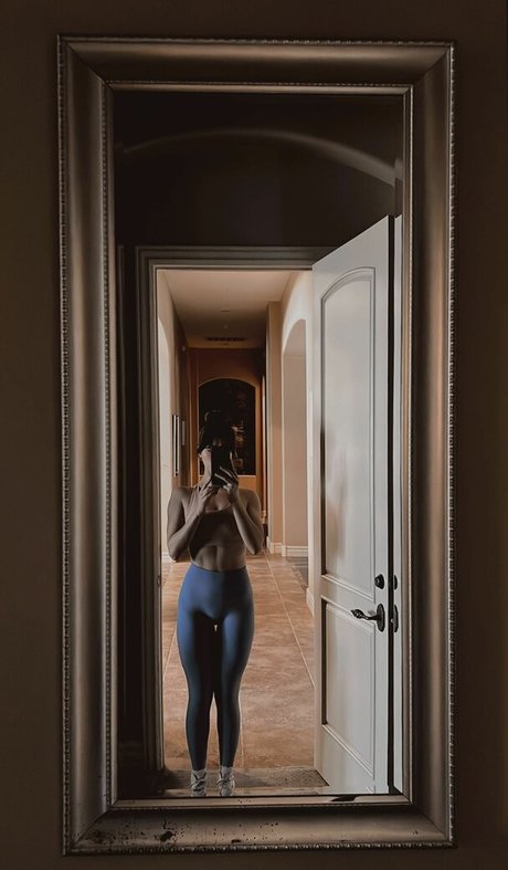 Pieceofmoo model img