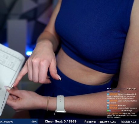 IceTokki model nude photos