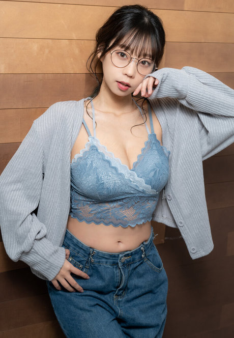 Hikaru Aoyama art model gallery