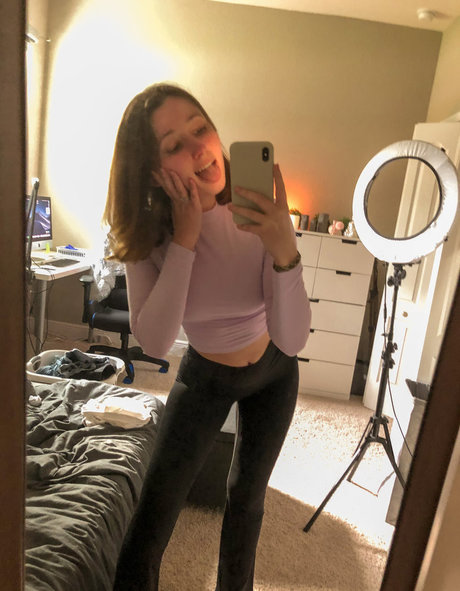 Fabled Fawn free pornstar picture