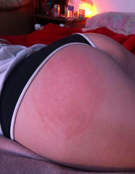 doing peachy model adult image