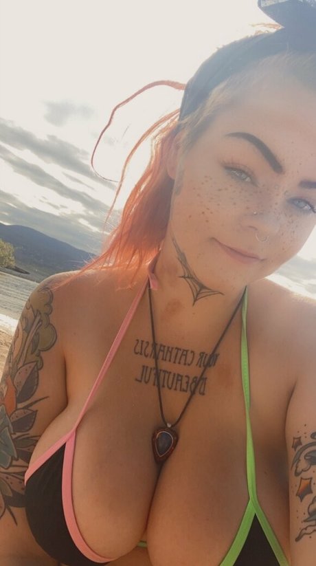 doing peachy naked pornstar pics