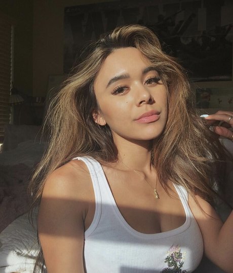 Chellchee sex star images