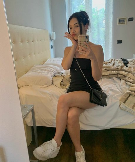 MariMind pornstar adult pictures