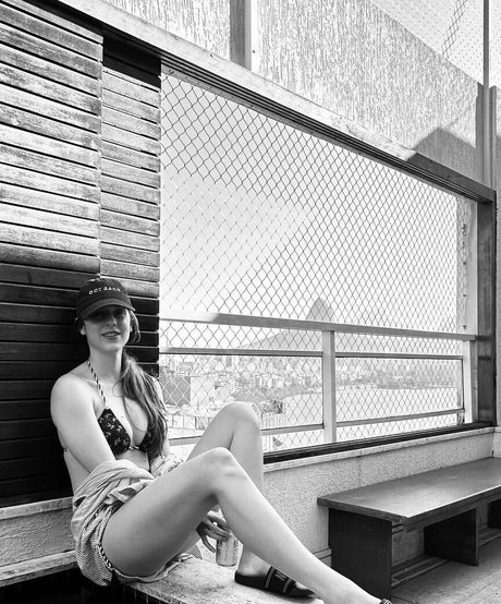 Sophia Abrahao star art images