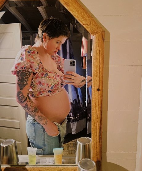 Ireland Baldwin star hd images