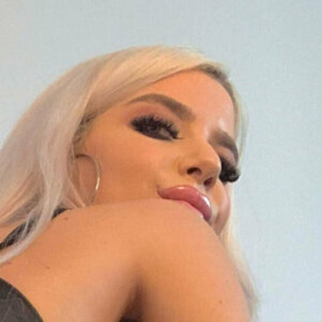 Jessie Diva nude pornstar image