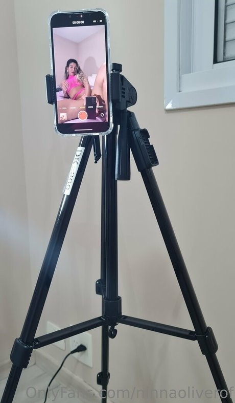 ninnaoliverof nude actress archive