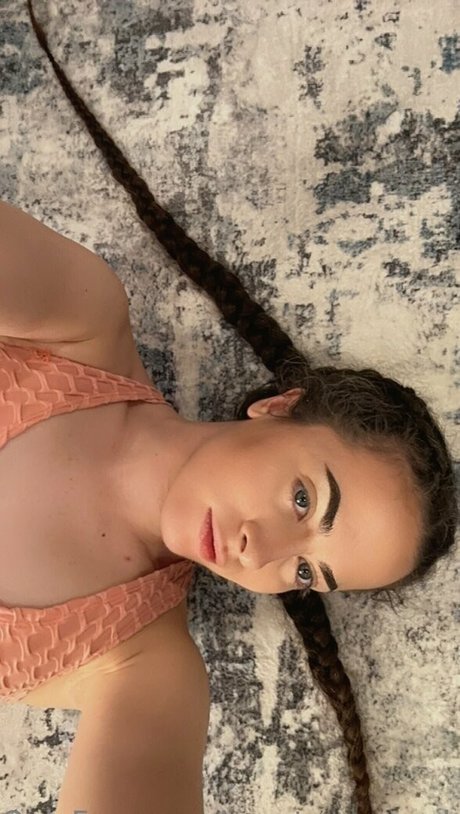 arab curvy onlyfans naked picture