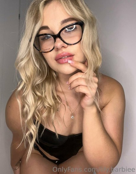 heheh0 exclusive pornstar image