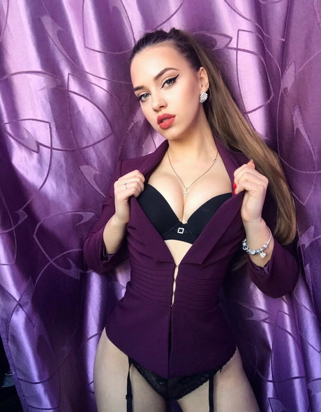 ann exclusive pretty model images