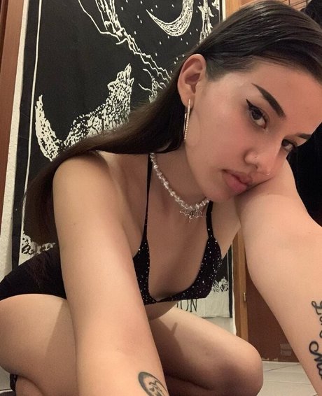 girlfrmthemoon222 xxx pornstar galleries