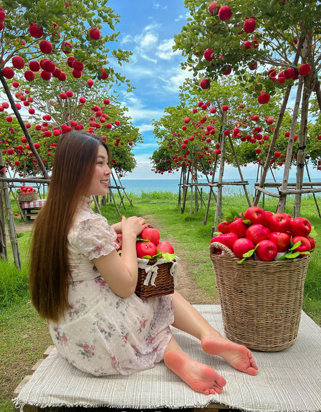 alice feetze pretty actress image