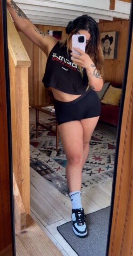 Ashlynn Arias nude actress photo