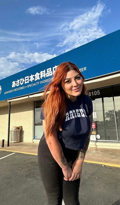 Ashlynn Arias model top photo