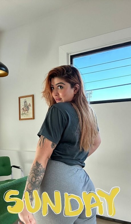 Ashlynn Arias star hot photo