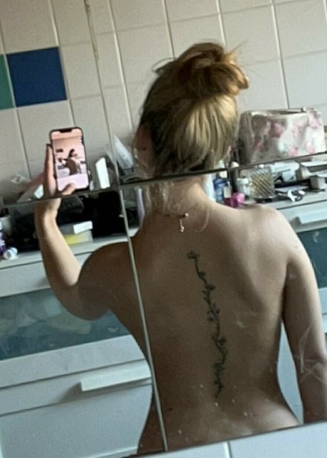 Immynicholls model sex photo