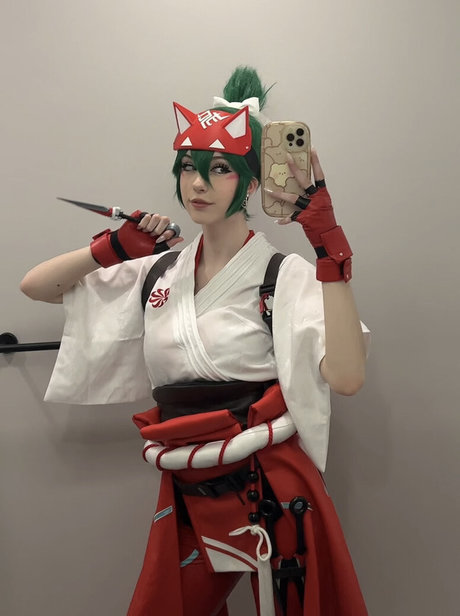 emiki28 xxx pornstar img