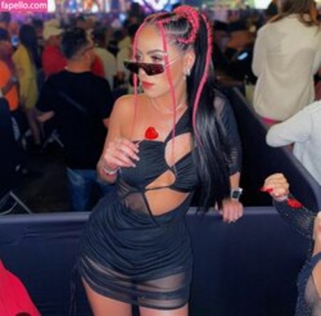 Fernanda Kalyne hot star photos