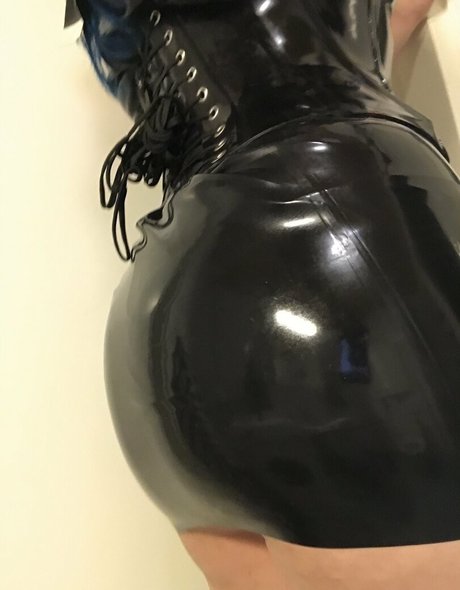 mintyknoxfree erotic model image